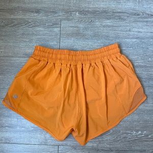 Hotty Hot Low-Rise Lined Short 2.5" Lululemon